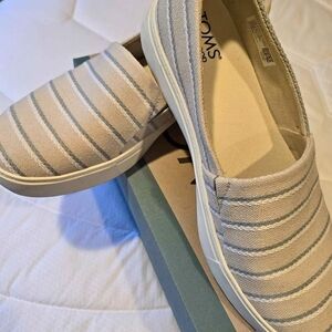 Toms Beige and Light Blue Striped Flats